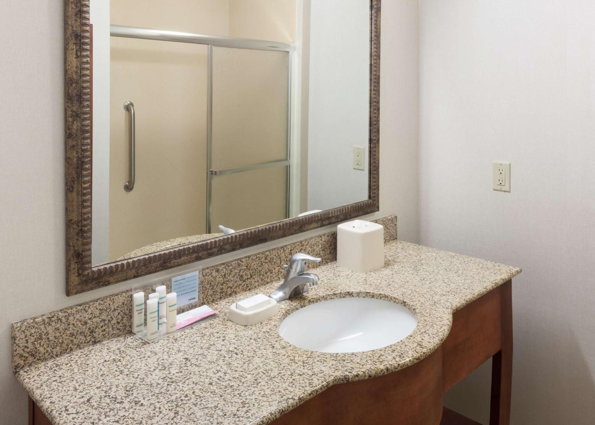 Hampton Inn & Suites Davenport Buitenkant foto